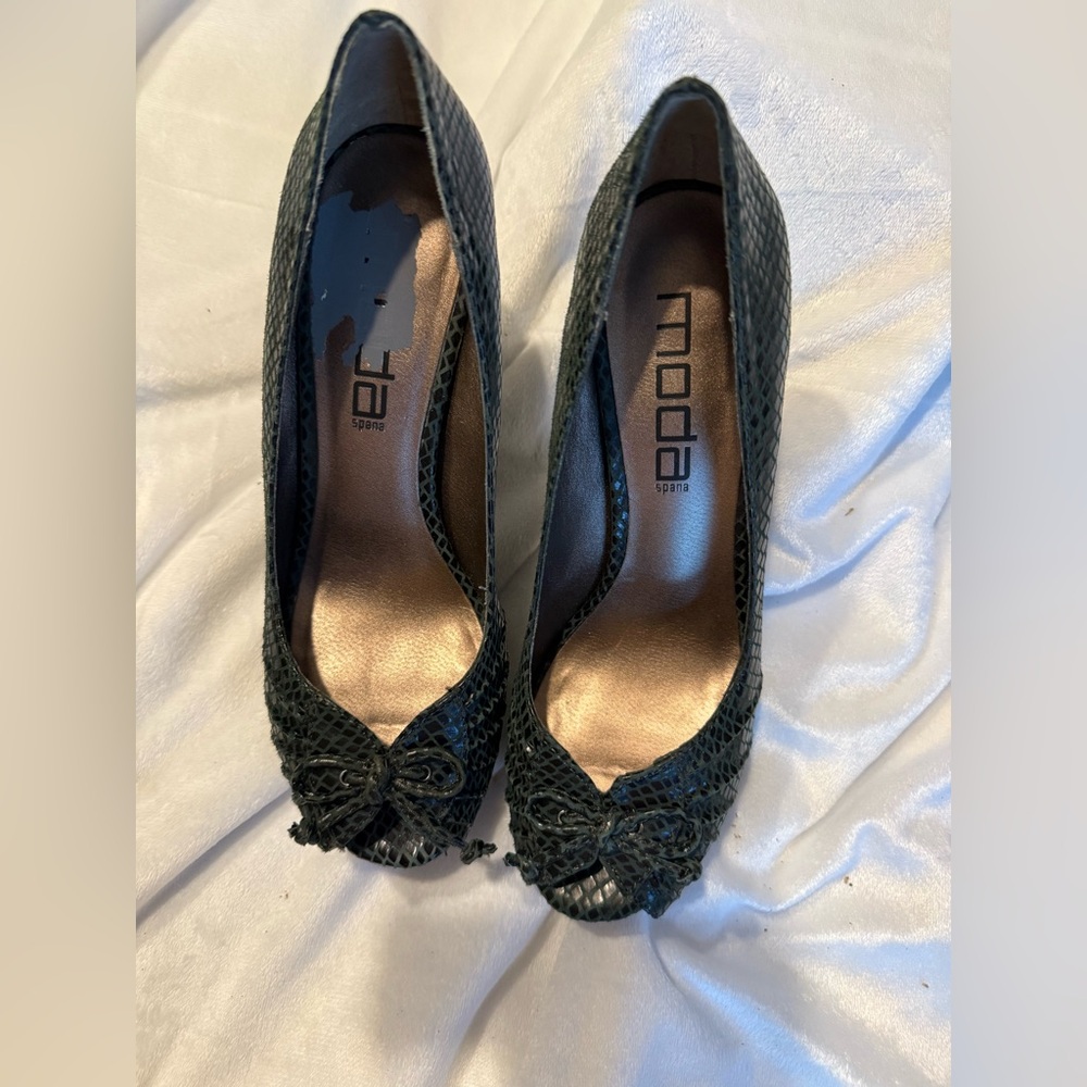Moda Spana Dark Green Textured Heels